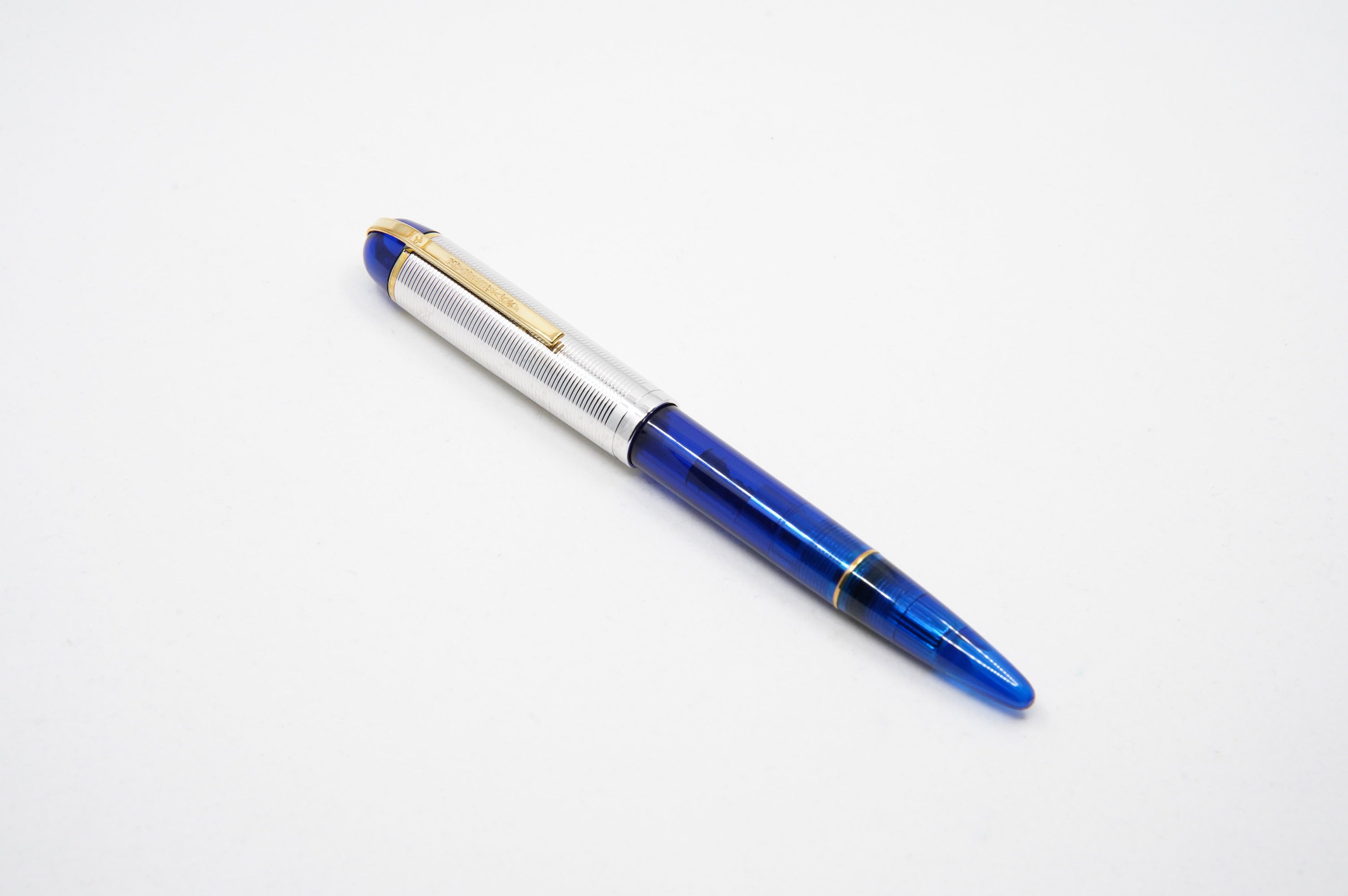 Wahl Eversharp Skyline FP Blue Demo - The iconic SKYLINE created by Henry Dreyfus in 1939