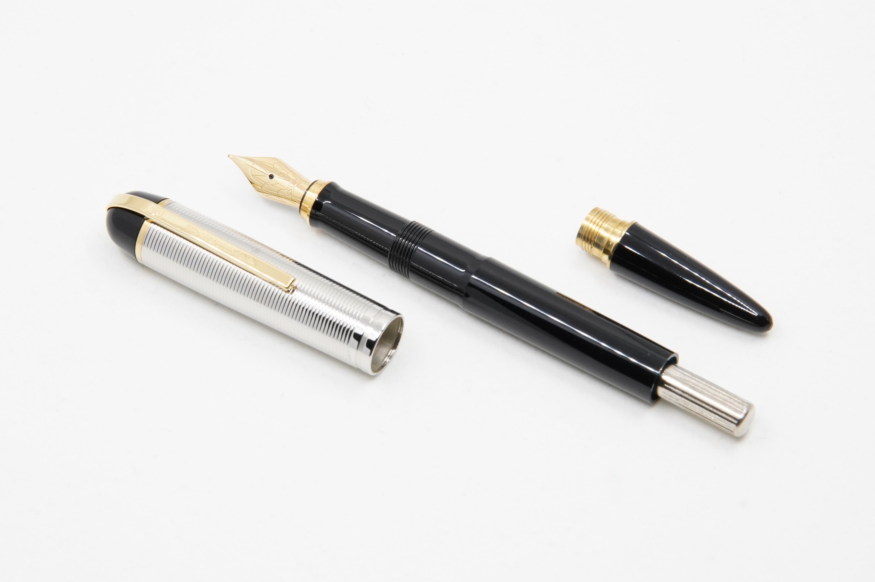 Wahl Eversharp Skyline FP Black - The iconic SKYLINE created by Henry Dreyfus in 1939