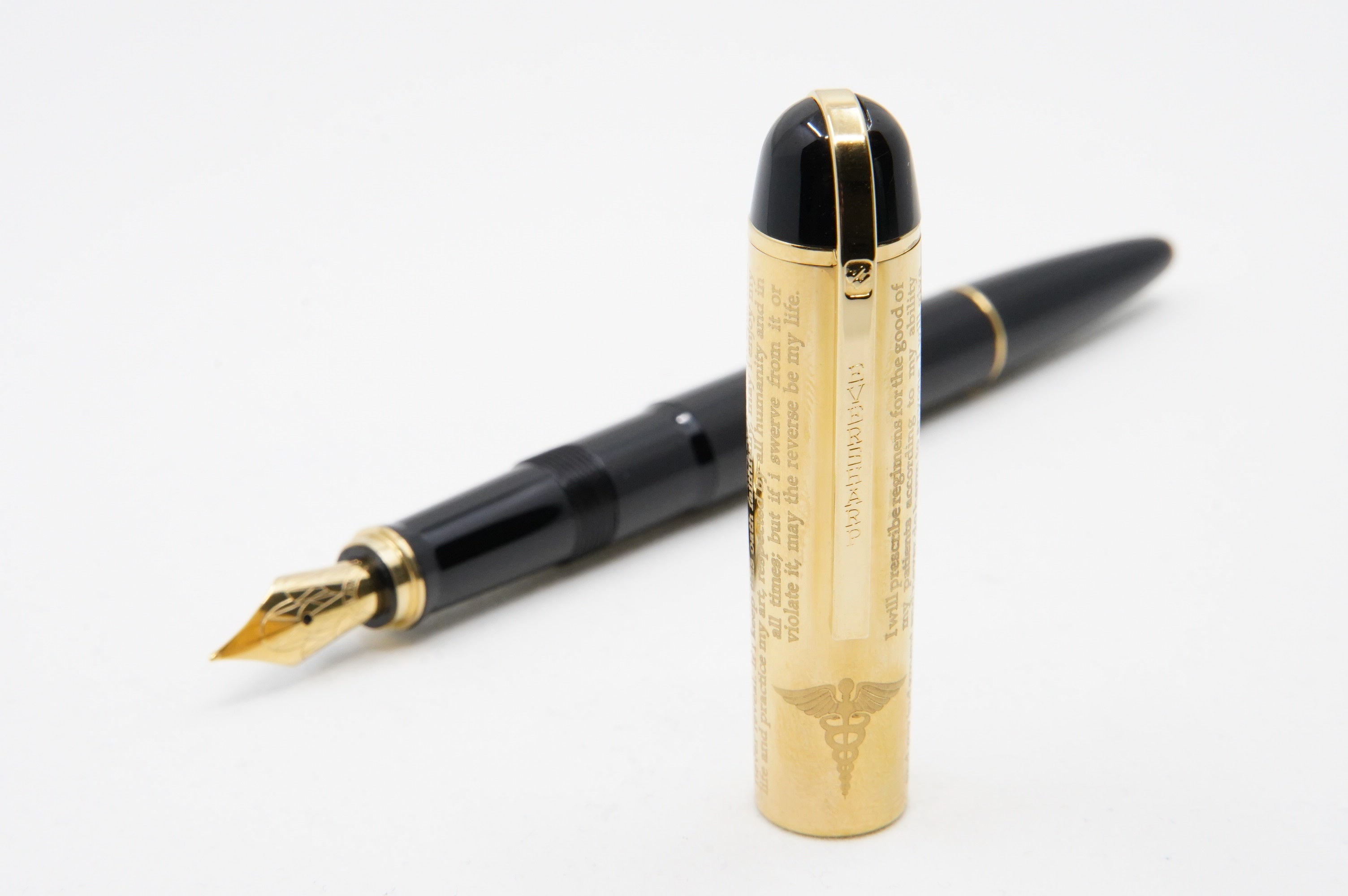 Wahl Eversharp Skyline FP Tribute To Doctors Black - The iconic SKYLINE created by Henry Dreyfus in 1939