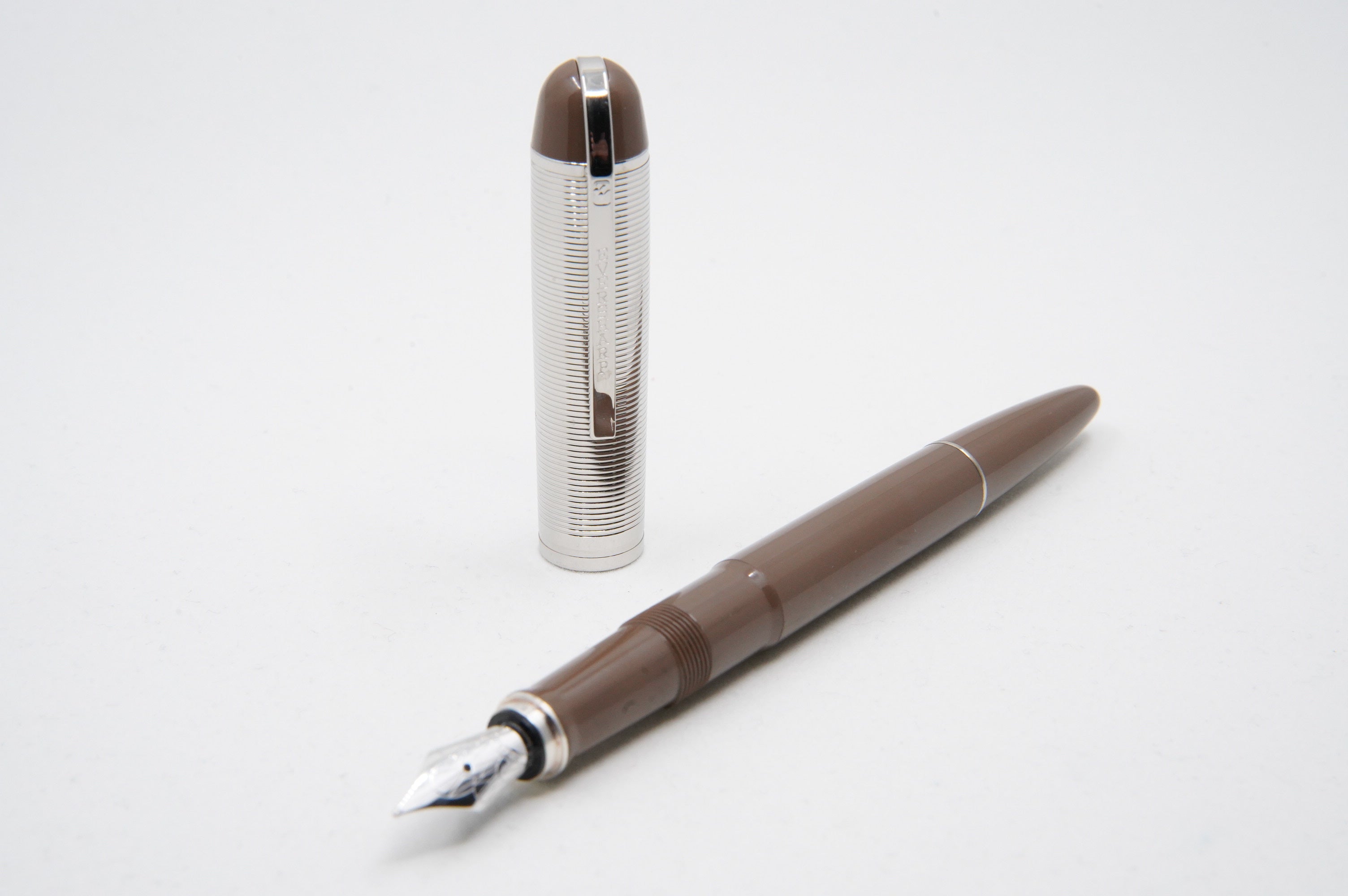 Wahl Eversharp Skyline FP Chocolate - The iconic SKYLINE created by Henry Dreyfus in 1939
