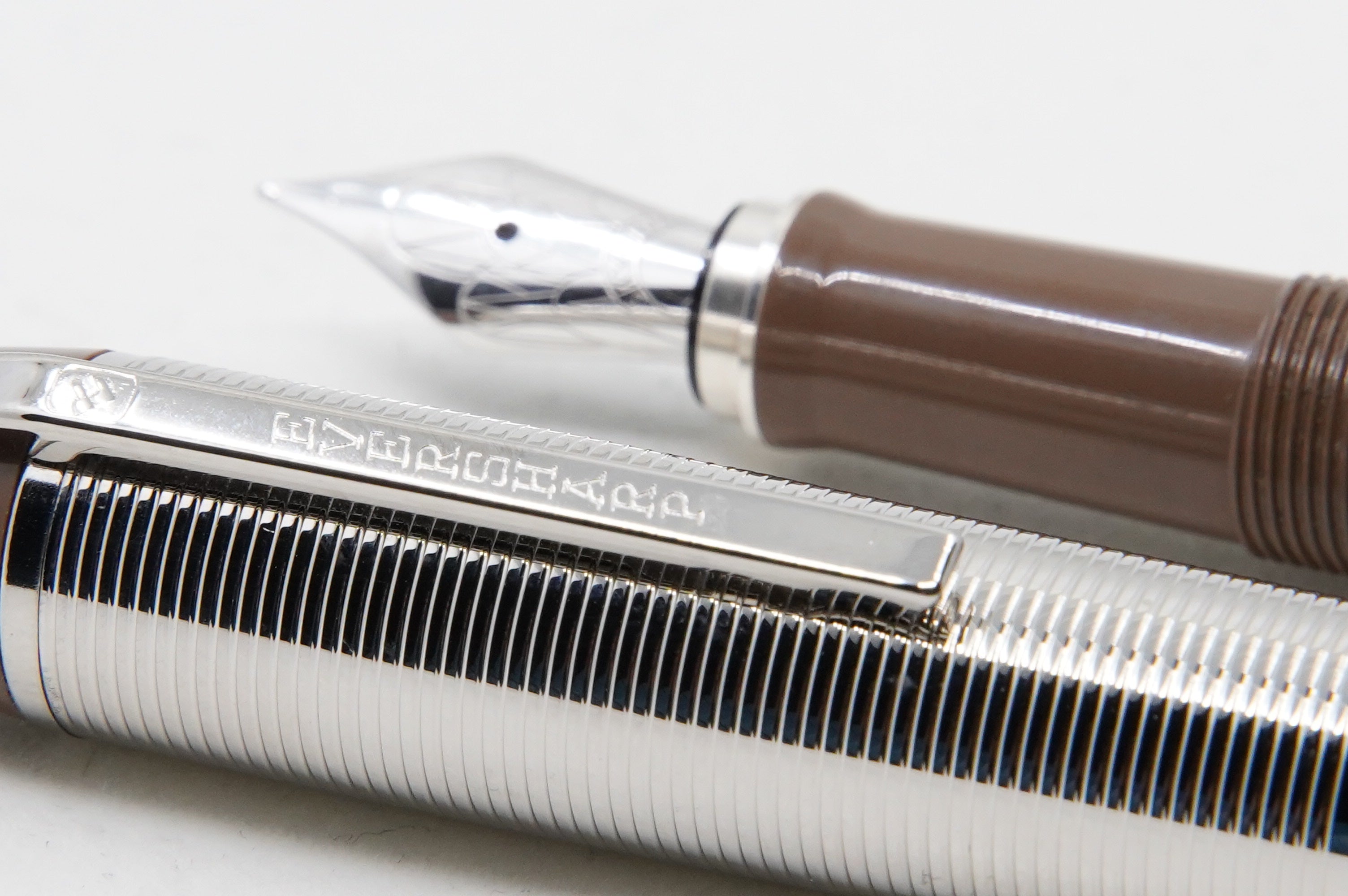 Wahl Eversharp Skyline FP Chocolate - The iconic SKYLINE created by Henry Dreyfus in 1939
